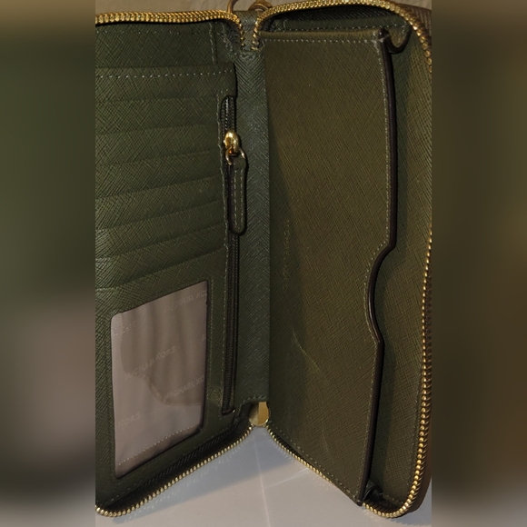 Large Leather Smartphone Wristlet (Olive Green) - Picture 2 of 5